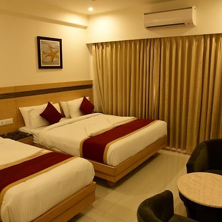 Hotel U.T.Elite Μπανγκαλόρ Εξωτερικό φωτογραφία