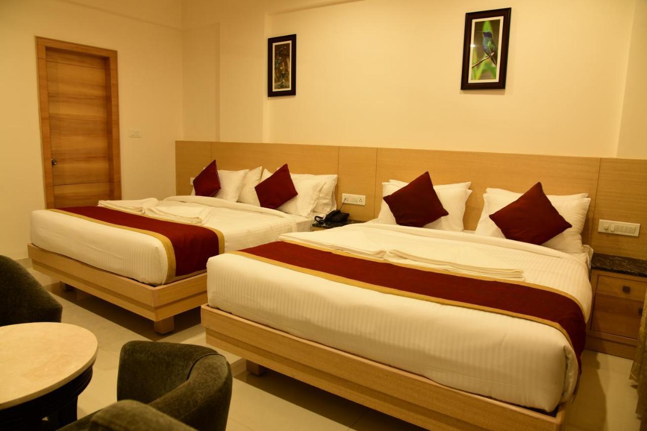 Hotel U.T.Elite Μπανγκαλόρ Εξωτερικό φωτογραφία