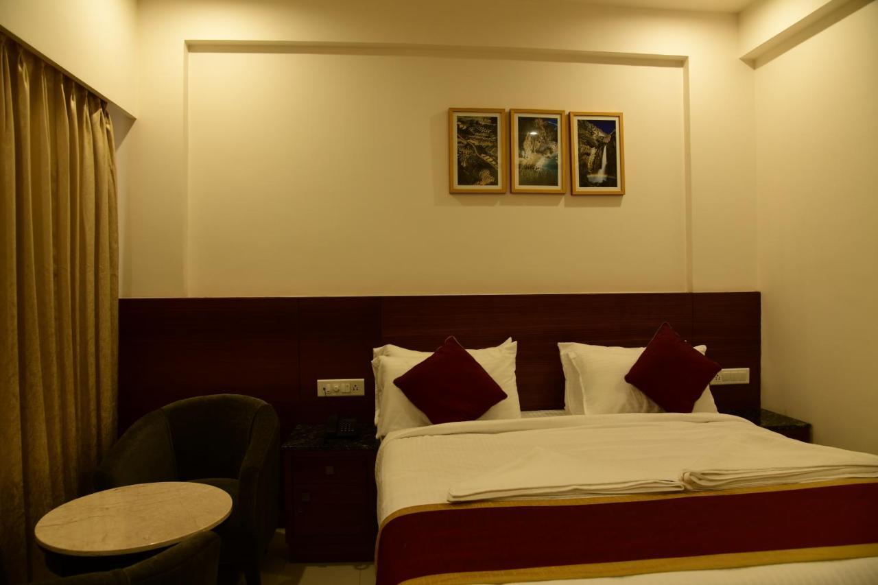 Hotel U.T.Elite Μπανγκαλόρ Εξωτερικό φωτογραφία